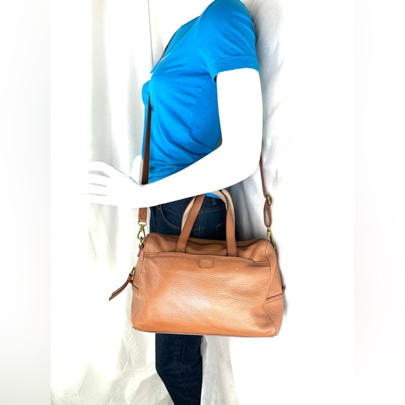 FOSSIL Brown Pebbled Leather Medium Barrel Duffle Crossbody Bag Brass 1145 - Picture 2 of 11